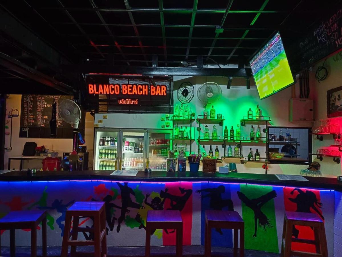 Blanco Beach Bar Hostel Phi Phi Islands Esterno foto